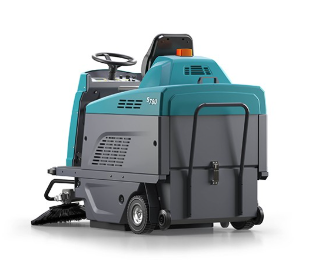 S780 Compact Battery Ride-On Sweeper